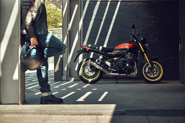 Kawasaki Z900 RS 2026: Zeitloser Kult trifft moderne Performance