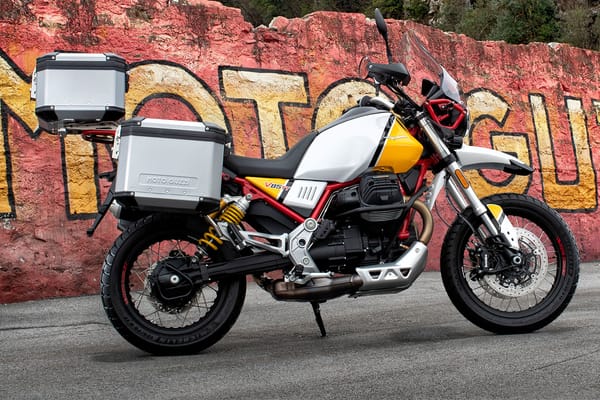 Diese Koffer passen an die Moto Guzzi V85 TT 19-23